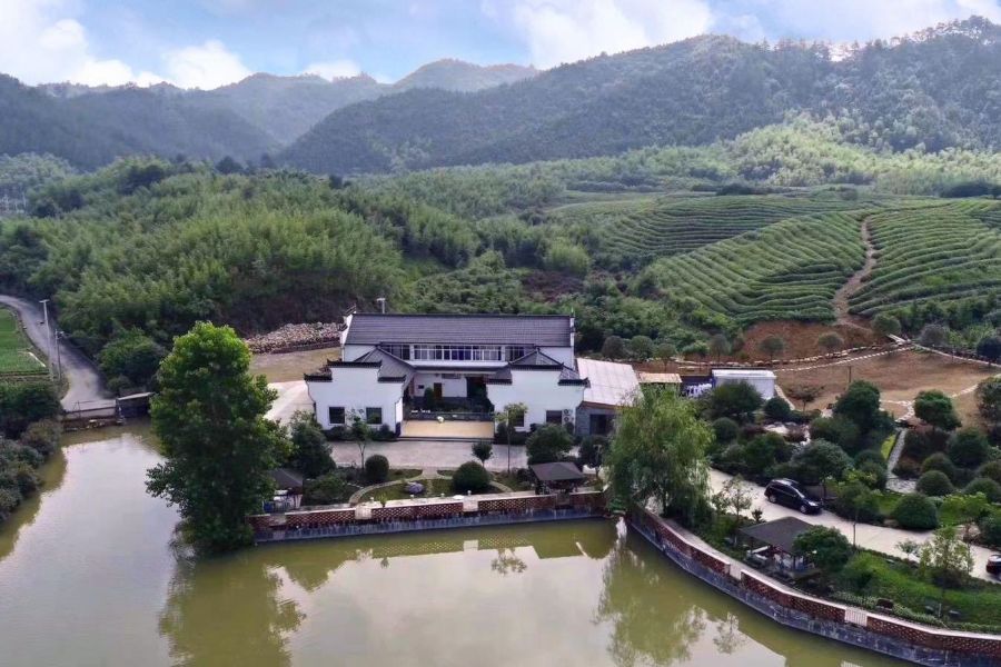 商户介绍:临安柳溪江龙泽山庄位于浙江省杭州市临安市区河桥镇云浪村