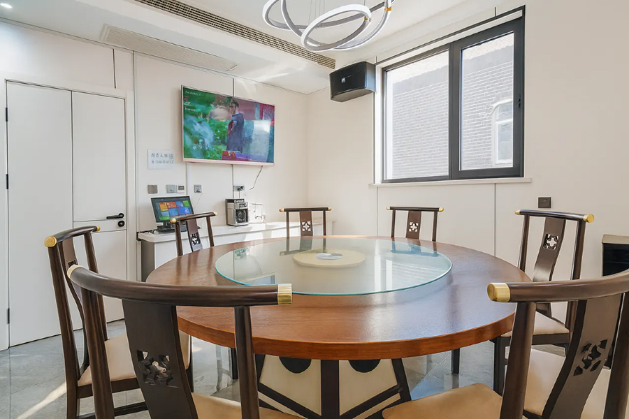 ���ذ���ɽ����Ȫ����