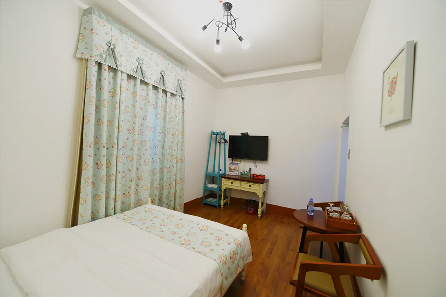 ���޵��׺�������԰��������